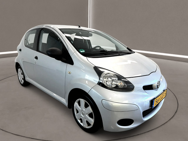 Foto 9 van Toyota Aygo 1.0-12V Access 68 Pk 5 deurs Airco 157 dkm Nap 2e Eig.