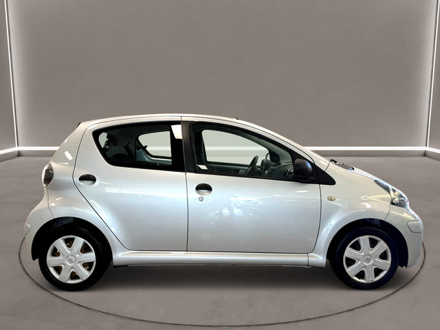 Foto 7 van Toyota Aygo 1.0-12V Access 68 Pk 5 deurs Airco 157 dkm Nap 2e Eig.