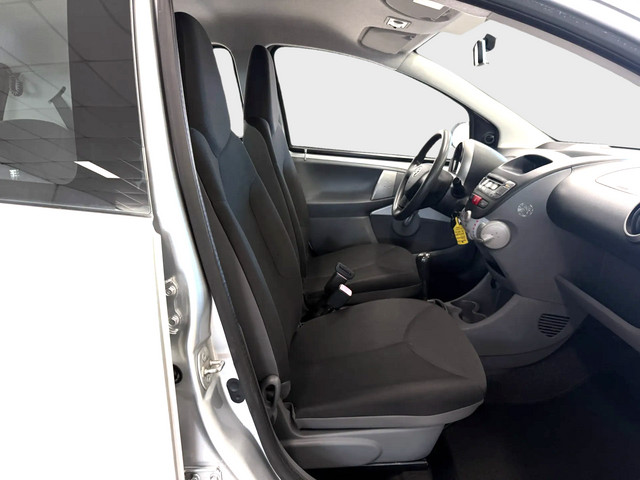 Foto 4 van Toyota Aygo 1.0-12V Access 68 Pk 5 deurs Airco 157 dkm Nap 2e Eig.