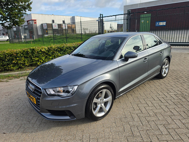 Foto 5 van Audi A3 Limousine 1.4 TFSI Attraction Pro Line TOP STAAT!