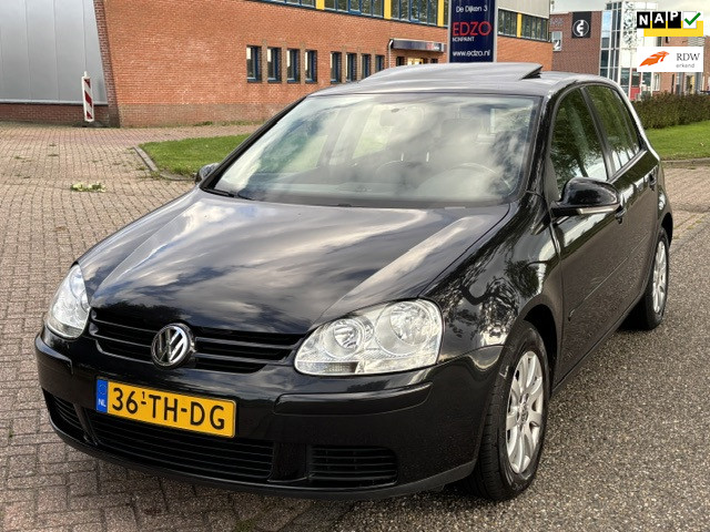 Foto 9 van Volkswagen Golf 1.6 FSI Comfortline 5-Drs Automaat ECC Navi Cruise LMV 15" Leder Sportstoelen Schuif