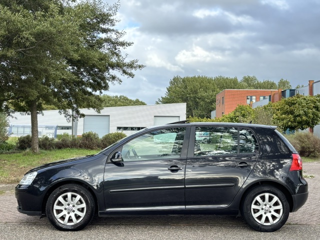 Foto 8 van Volkswagen Golf 1.6 FSI Comfortline 5-Drs Automaat ECC Navi Cruise LMV 15" Leder Sportstoelen Schuif