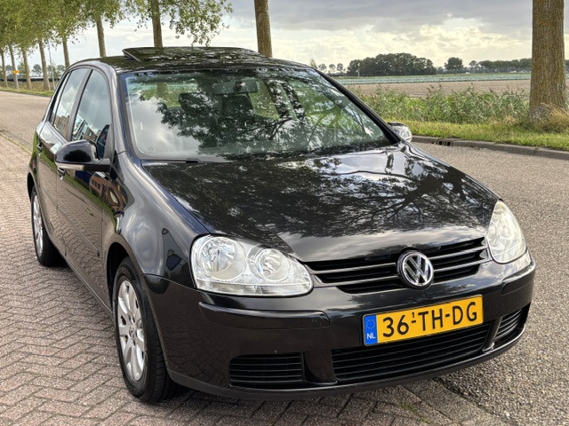 Foto 10 van Volkswagen Golf 1.6 FSI Comfortline 5-Drs Automaat ECC Navi Cruise LMV 15" Leder Sportstoelen Schuif