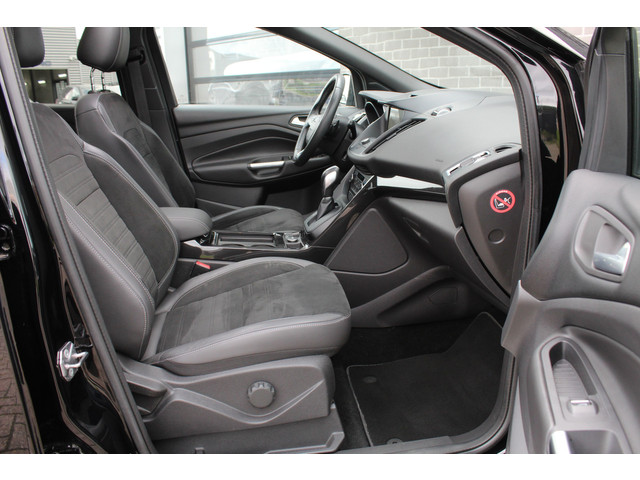 Foto 10 van Ford Kuga 1.5 EcoBoost ST Line AWD / Panoramadak / Trekhaak