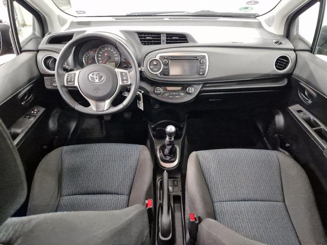 Foto 9 van Toyota Yaris 1.3 VVT-i Aspiration 2e Eig. 26.200 km +NAP NL-auto