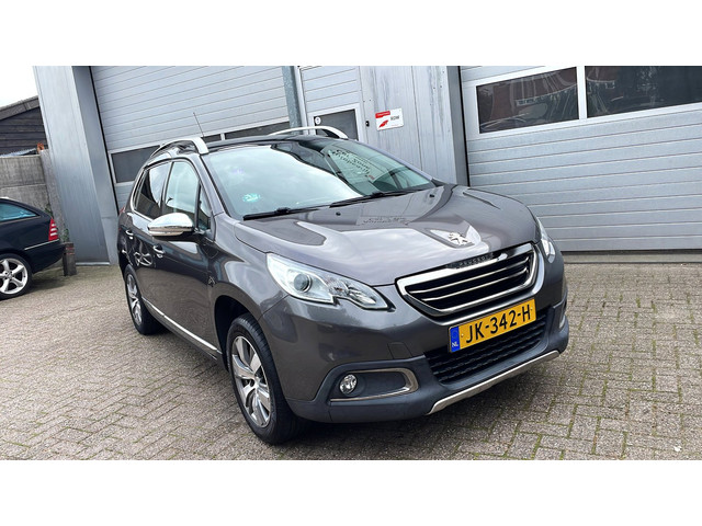 Foto 10 van Peugeot 2008 1.2 PureTech Allure-Navi-Leder-Panoram-Trekhaak
