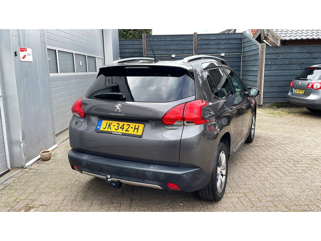 Foto 8 van Peugeot 2008 1.2 PureTech Allure-Navi-Leder-Panoram-Trekhaak