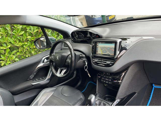 Foto 3 van Peugeot 2008 1.2 PureTech Allure-Navi-Leder-Panoram-Trekhaak