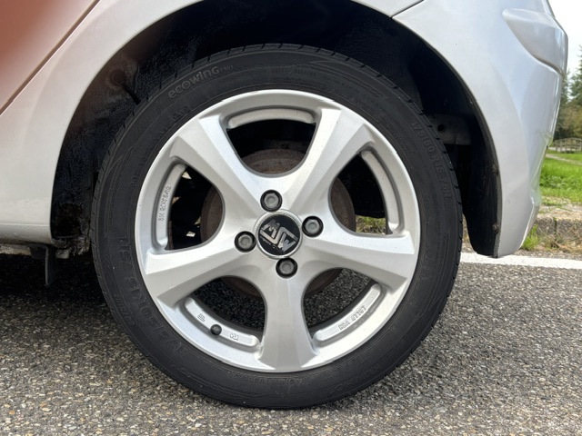 Foto 4 van Hyundai I10 1.1 Pure 5-Drs Stuurbekrachtiging Audio-CD/MP3 LMV 15" Colorpakket ABS Multimedia Dealer
