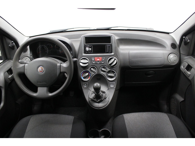 Foto 3 van Fiat Panda 1.2 Edizione Cool | Airco | Trekhaak | APK 28-05-2027