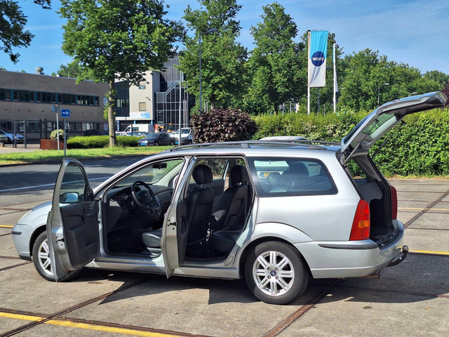 Foto 10 van Ford Focus Wagon €650,- TEKST GOED LEZEN !!!!!