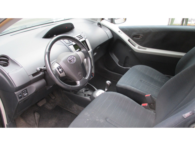 Foto 9 van Toyota Yaris 1.3 VVTi Sol MMT