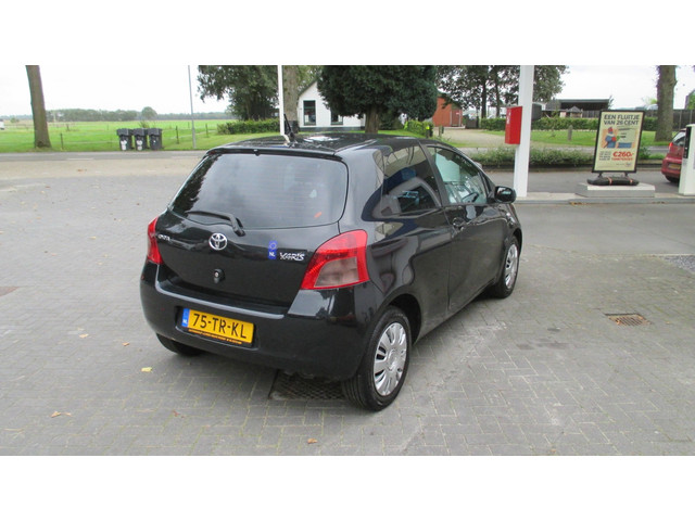 Foto 8 van Toyota Yaris 1.3 VVTi Sol MMT