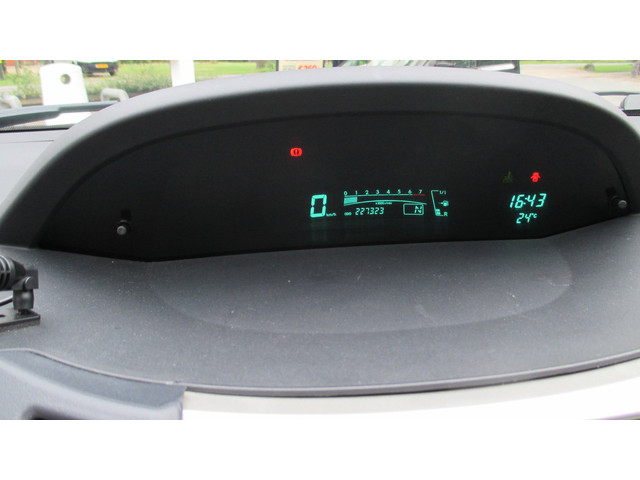 Foto 5 van Toyota Yaris 1.3 VVTi Sol MMT