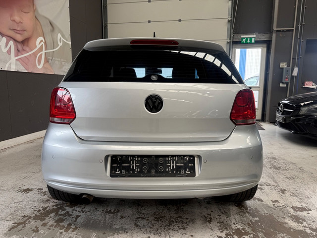 Foto 6 van Volkswagen Polo 1.4-16V Highline, automaat, parkeersens, stoelverw,