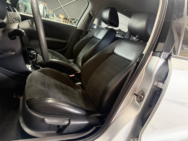 Foto 8 van Volkswagen Polo 1.4-16V Highline, automaat, parkeersens, stoelverw,