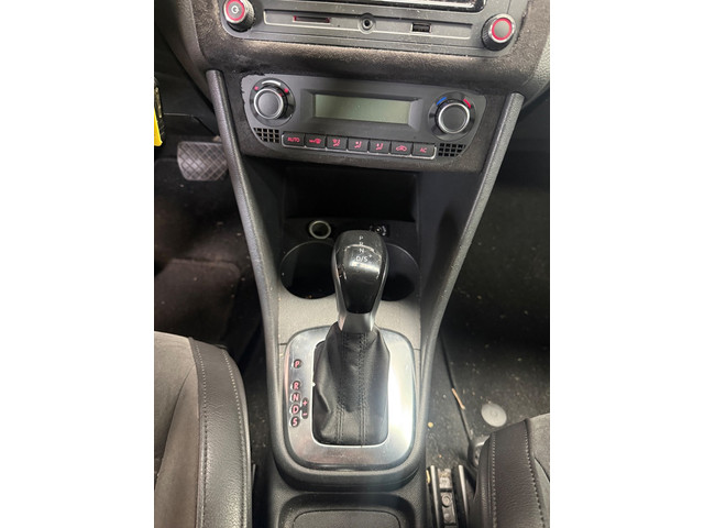 Foto 10 van Volkswagen Polo 1.4-16V Highline, automaat, parkeersens, stoelverw,