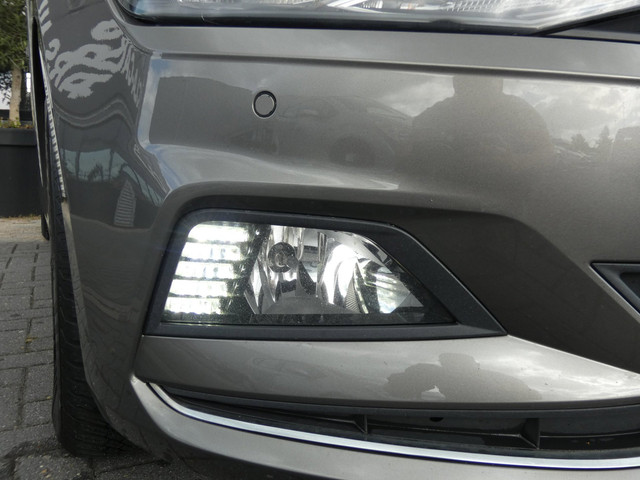 Foto 3 van Volkswagen POLO 1.6 TDI Highline AUTOMAAT|STOELVERWARMING|LM VELGEN 15 INCH|AIRCO