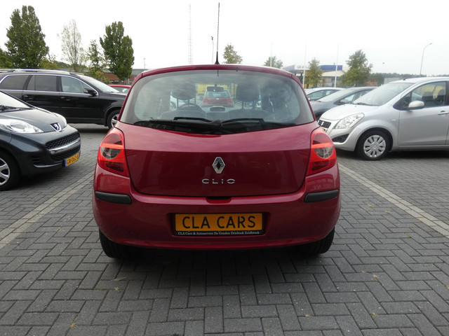 Foto 10 van Renault CLIO 1.2 TCE Dynamique S| AIRCO|
