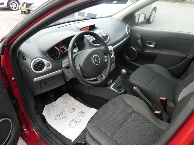 Foto 9 van Renault CLIO 1.2 TCE Dynamique S| AIRCO|
