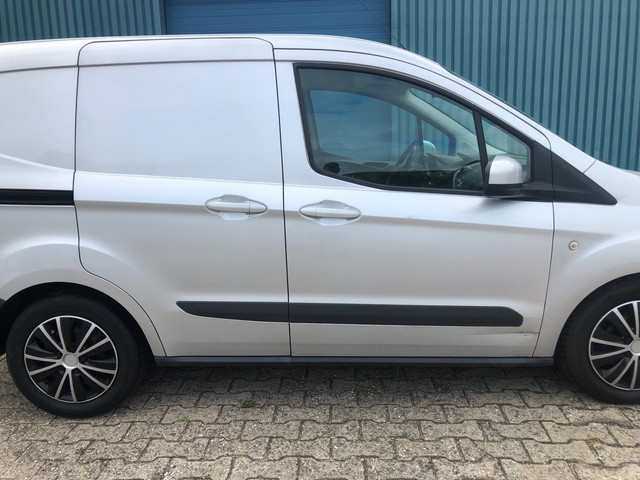 Foto 9 van Ford Transit Courier 1.5 TDCI Trend