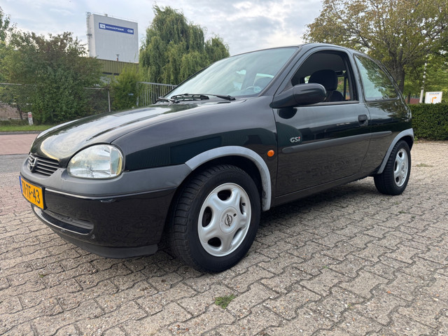 Foto 4 van Opel Corsa 1.6i-16V GSi Optic