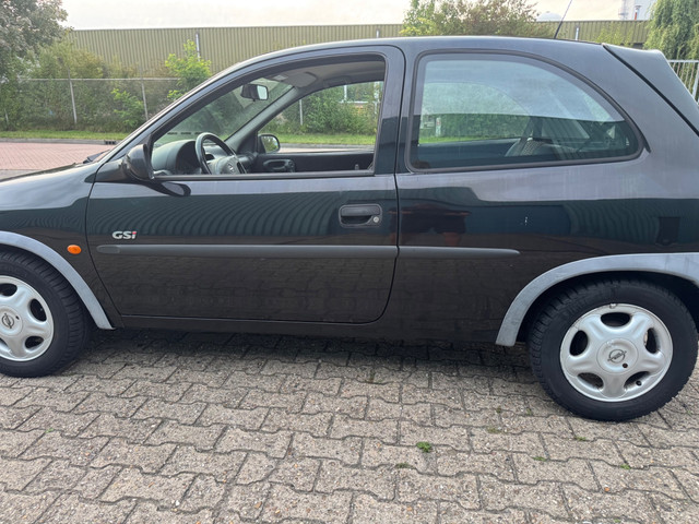 Foto 5 van Opel Corsa 1.6i-16V GSi Optic