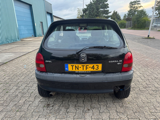 Foto 7 van Opel Corsa 1.6i-16V GSi Optic