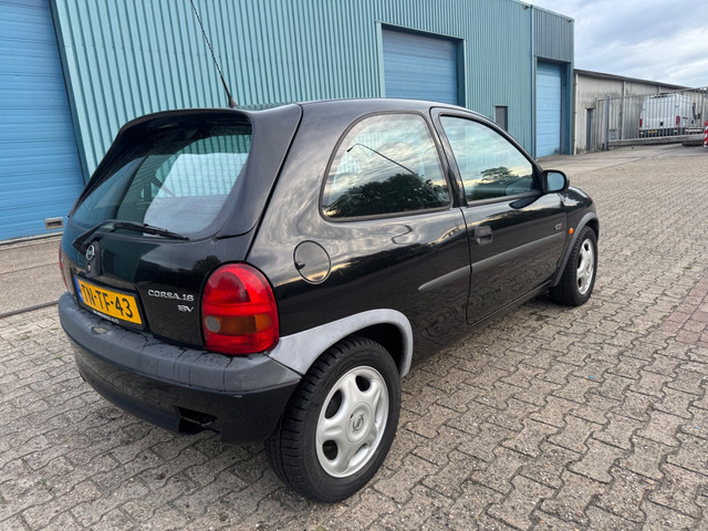 Foto 8 van Opel Corsa 1.6i-16V GSi Optic