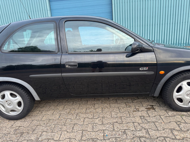 Foto 9 van Opel Corsa 1.6i-16V GSi Optic