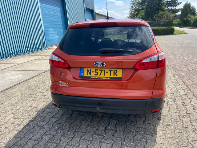 Foto 7 van Ford Focus Wagon 1.6 TI-VCT Titanium WATERSCHADE!!!
