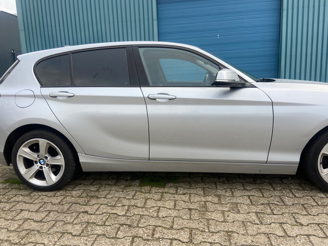 Foto 9 van BMW 1-serie 116d High Executive