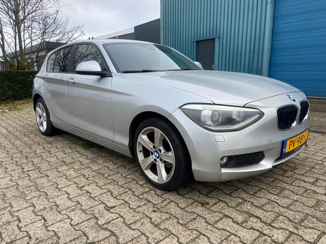 Foto 10 van BMW 1-serie 116d High Executive