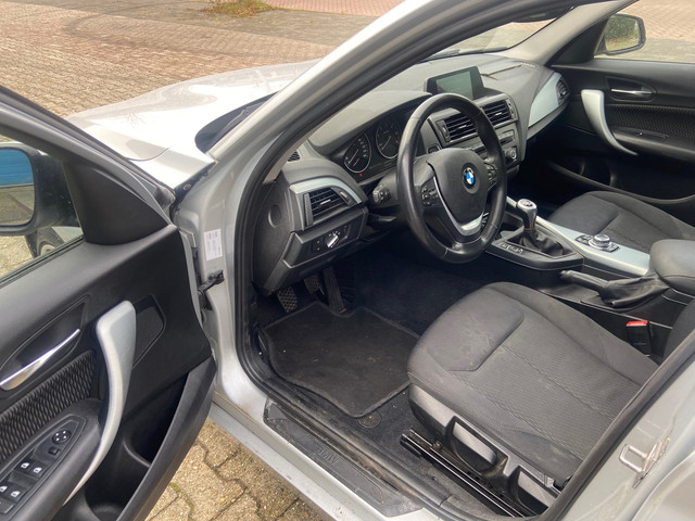 Foto 2 van BMW 1-serie 116d High Executive