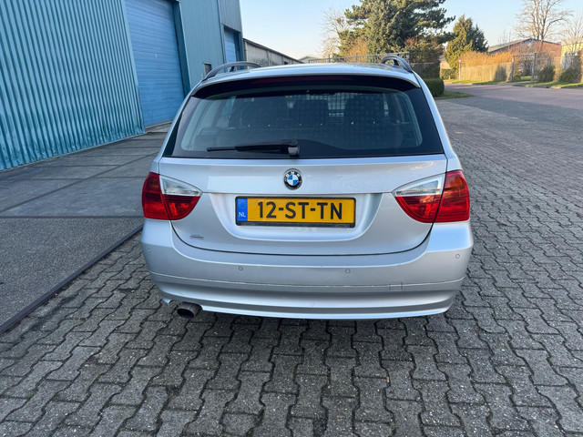 Foto 7 van BMW 3-serie Touring 320i High Executive