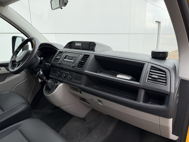 Foto 9 van Volkswagen Transporter T6 150PK Open Laadbak Cruise Control Airco 2.2T Trekhaak Pritische Pickup Ope
