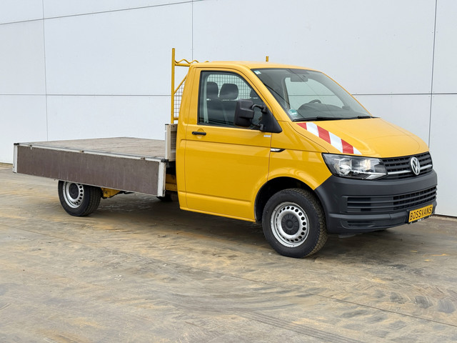 Foto 6 van Volkswagen Transporter T6 150PK Open Laadbak Cruise Control Airco 2.2T Trekhaak Pritische Pickup Ope