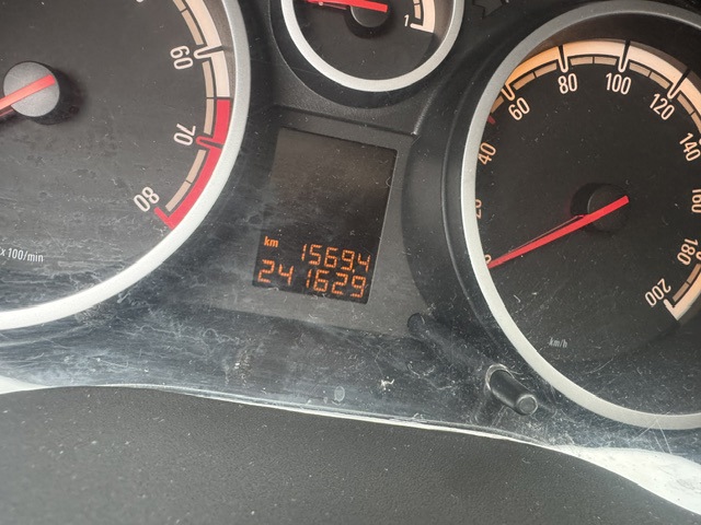Foto 2 van Opel Corsa 1.2-16V '111' Edition