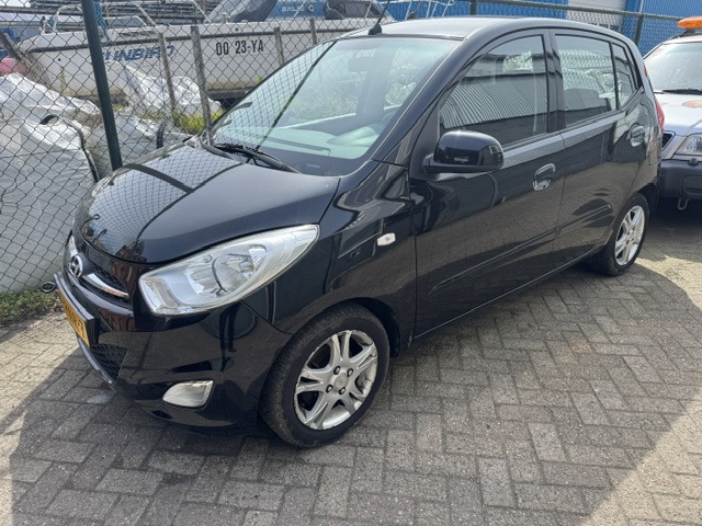 Foto 4 van Hyundai I10 1.1 i-Drive Cool MOTORSCHADE111