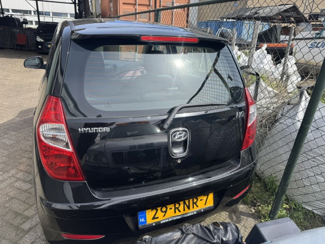 Foto 7 van Hyundai I10 1.1 i-Drive Cool MOTORSCHADE111
