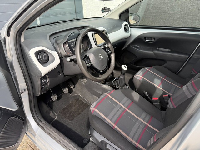 Foto 4 van Peugeot 108 1.2 Puretech Allure|Nieuwe distributie|Camera|Bluetooth|Allseason