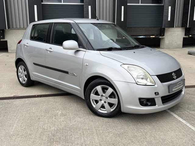 Foto 5 van Suzuki Swift 1.5 Exclusive, Automaat, Airco