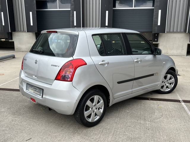 Foto 8 van Suzuki Swift 1.5 Exclusive, Automaat, Airco