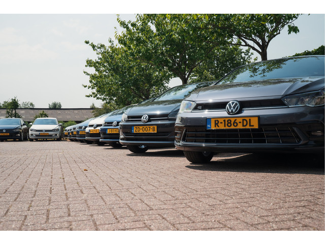 Foto 3 van Volkswagen Polo 1.0 TSI Life Business ECC ACC IQ-drive Virtueel-groot Camera PDC NAP