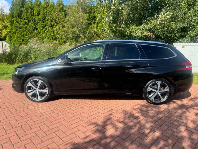 Foto 3 van Peugeot 308 SW 1.2 PureTech GT-line 53.000 KM