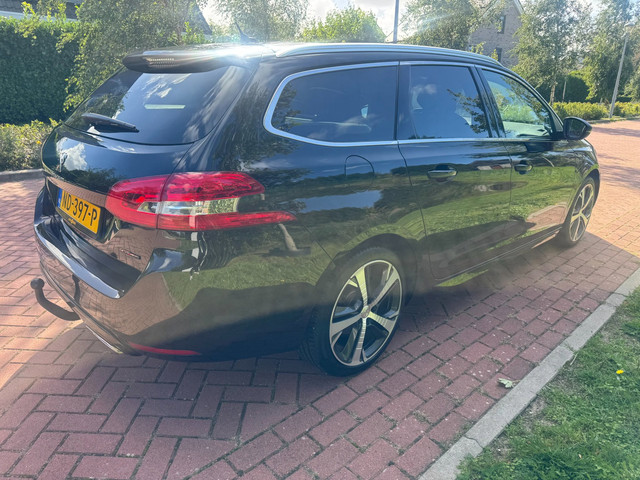 Foto 6 van Peugeot 308 SW 1.2 PureTech GT-line 53.000 KM