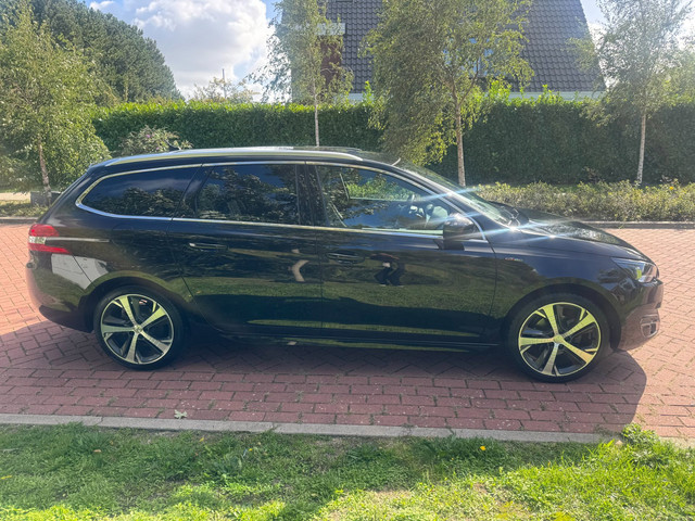 Foto 8 van Peugeot 308 SW 1.2 PureTech GT-line 53.000 KM