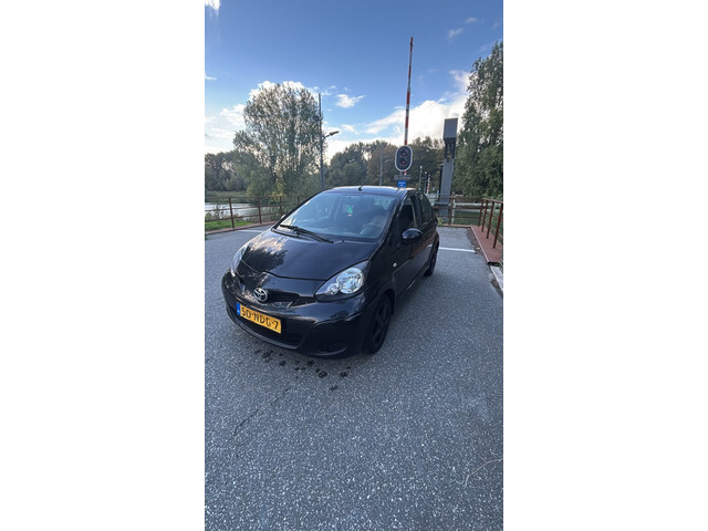Foto 7 van Toyota Aygo 1.0-12V BJ2010/5DRS/AIRCO/APK 9-2027