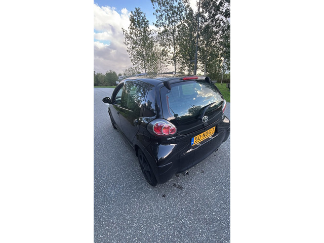 Foto 4 van Toyota Aygo 1.0-12V BJ2010/5DRS/AIRCO/APK 9-2027