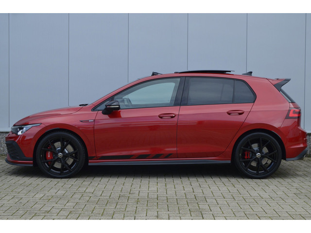 Foto 4 van Volkswagen Golf 8 2.0 TSI GTI Clubsport Akrapovic 300pk DSG7 2023